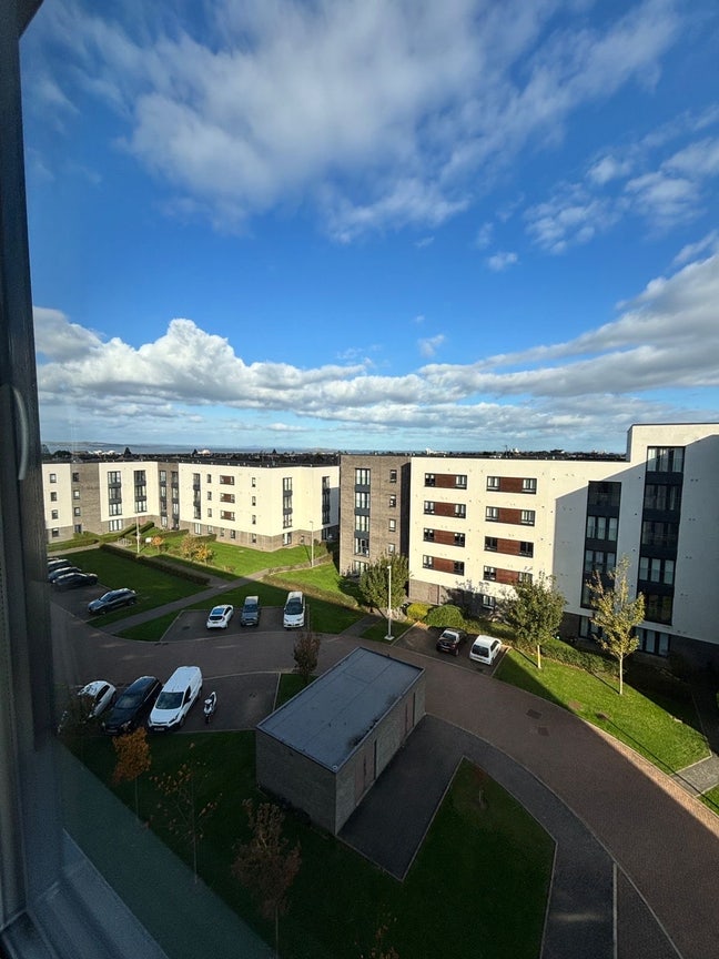 Single room for rent in Granton Main Photo