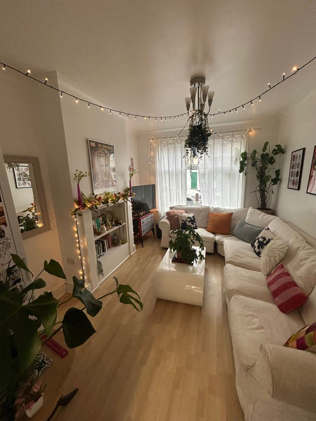 4/5 Bed House in Tooting Broadway - Available Nov Main Photo