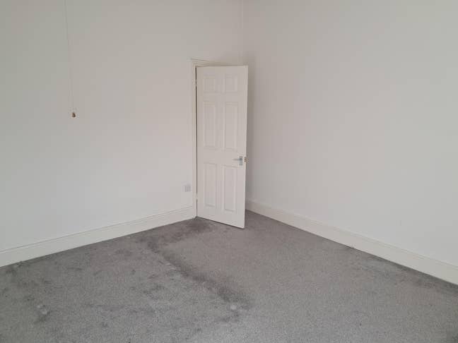 2-Bedroom Terraced House for Rent – £850 PCM Main Photo