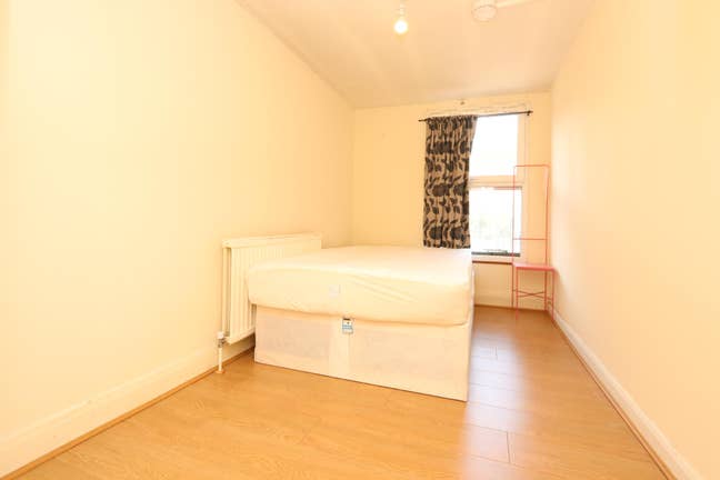 2 Cheap Rooms in Mile End! Central Line! Main Photo