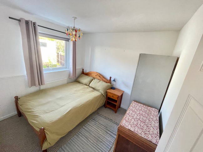 Double bedroom available Main Photo