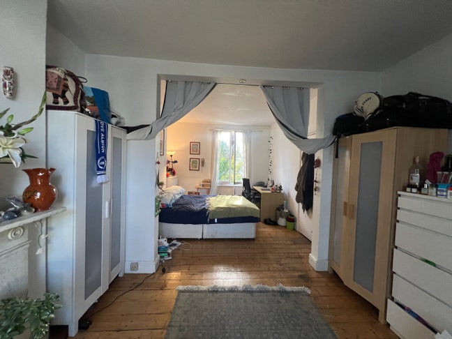 Spacious Double Room - Ideal for a Couple Main Photo