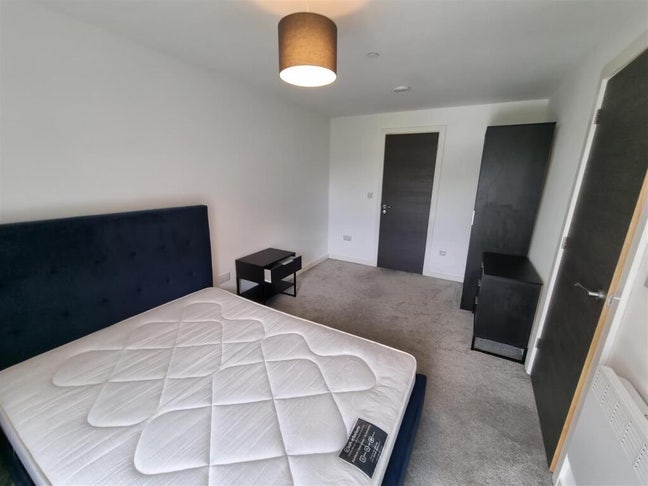 Female flatmate for 1 bed available in Salford  Main Photo