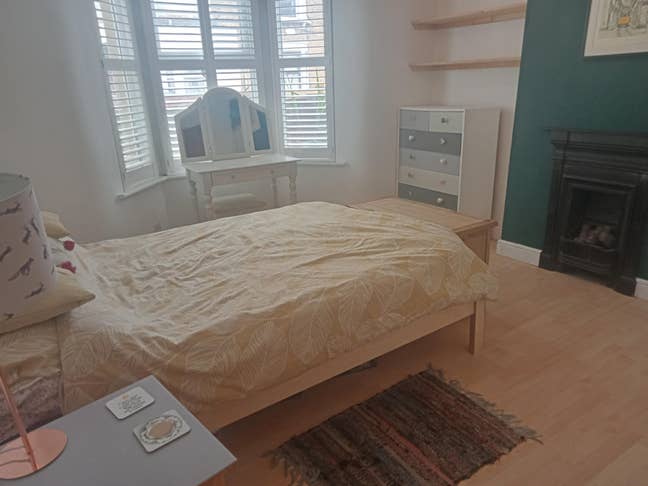Quiet Double room (short term let) Main Photo