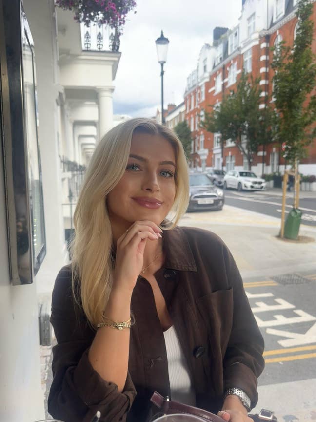 Hello! I’m a 27 year-old working professional fro Main Photo