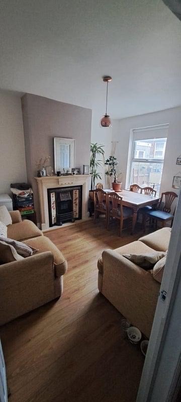 Room in cute Sneinton home Main Photo