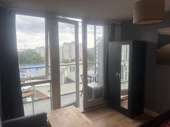 Single room to let Main Photo