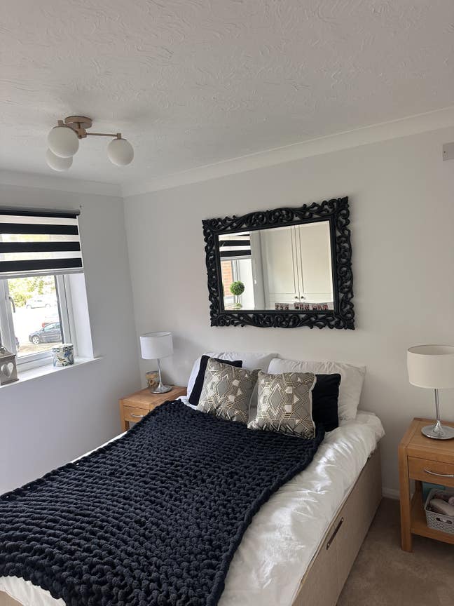 Cosy 2 bedroom apartment very close to Heathrow  Main Photo