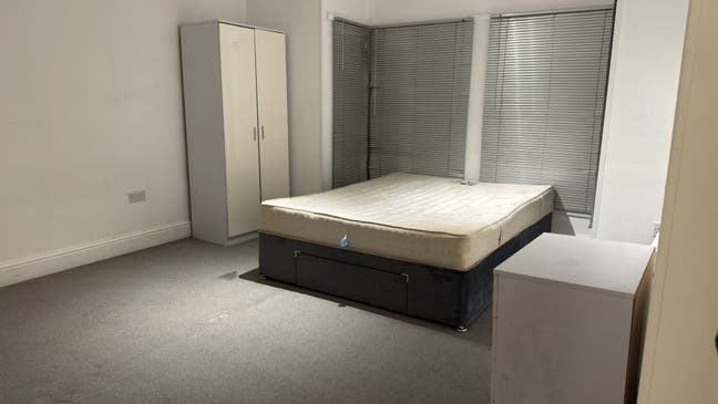 Bright Double Room near City Centre (NR1 2PT)  Main Photo