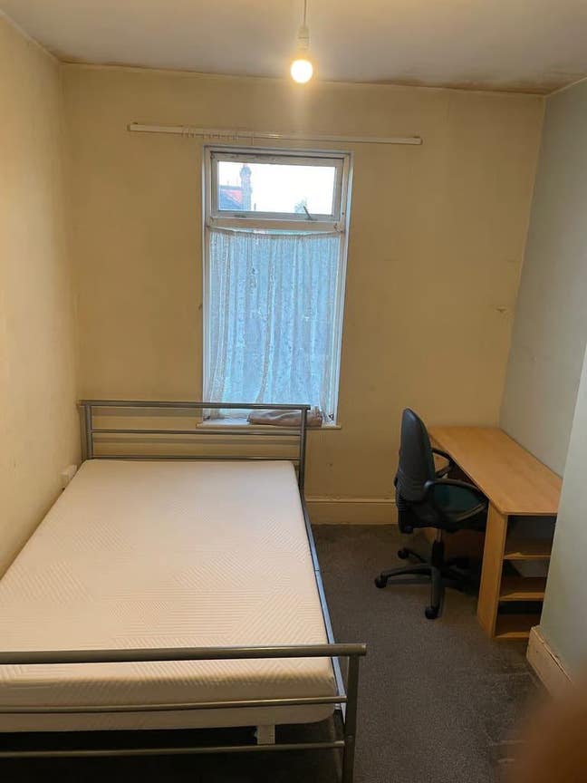  Master Double Room for Rent –  Ilford,  IG3 Main Photo