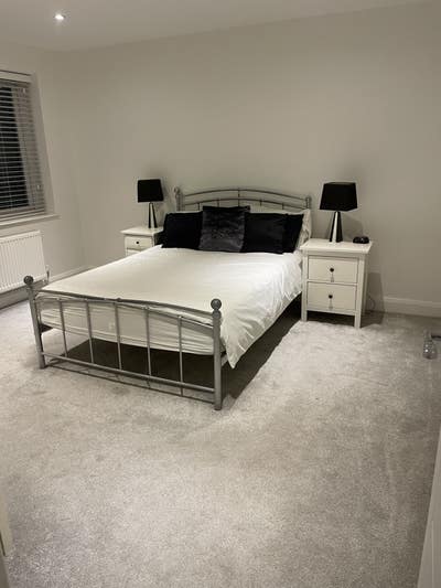 Large one bedroom to rent, separate bathroom inc Main Photo