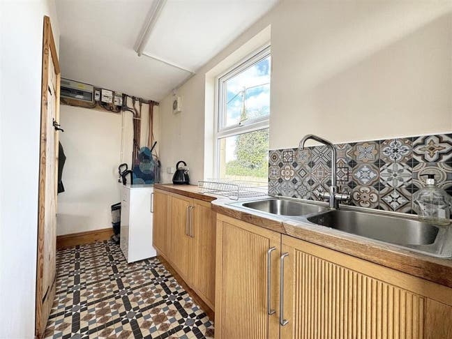 Double Room for rent in lovely location Main Photo