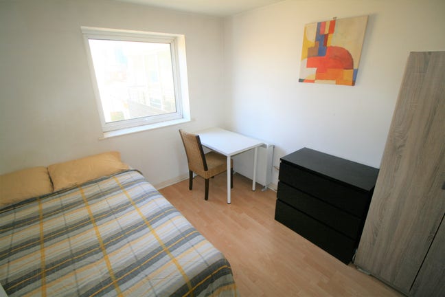 West India Quay – Canary Wharf I All bills incl Main Photo