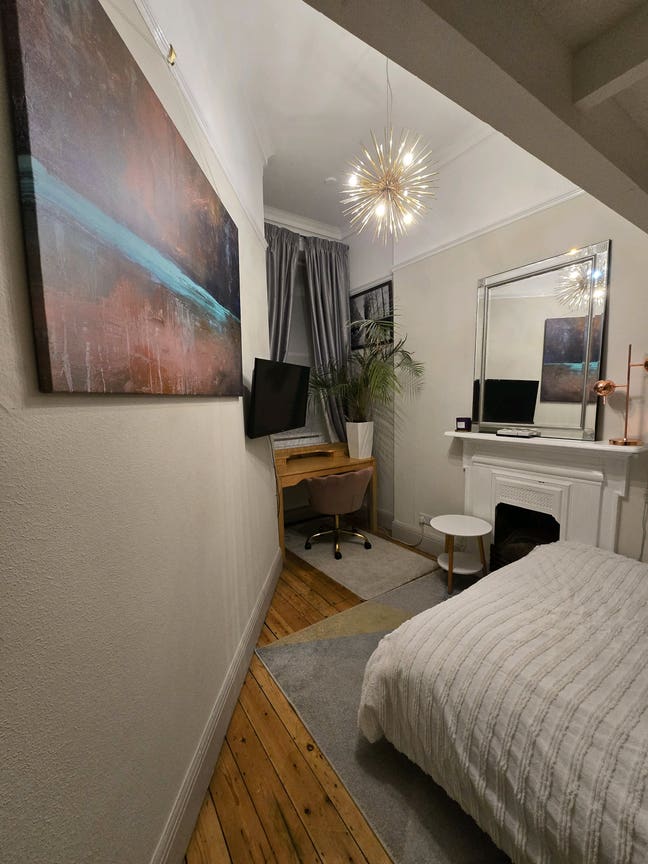 Single room to rent in West Kensington (Mon-Fri) Main Photo