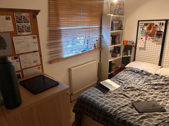 Cosy room for one in Ealing Common  Main Photo