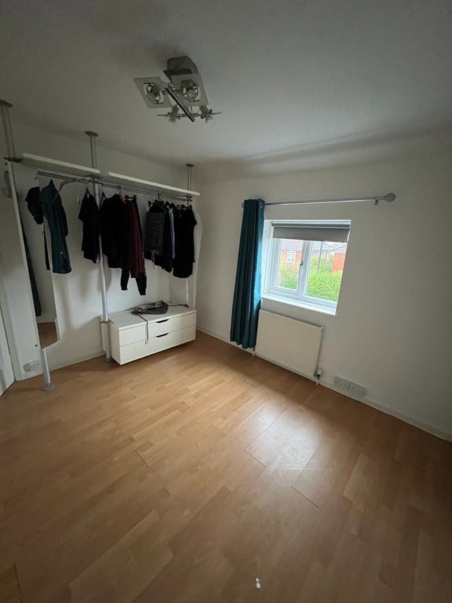 Room for Rent Main Photo