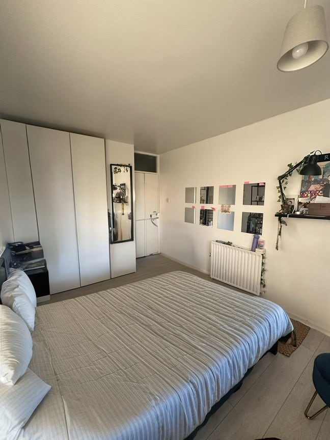 Simple & Peaceful Double Room - Bills included Main Photo