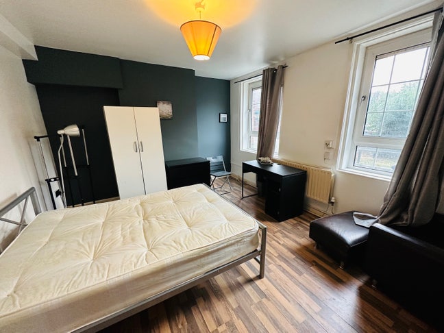 ✅Nice 4bed flat in E14 Poplar/Canary Wharf Main Photo