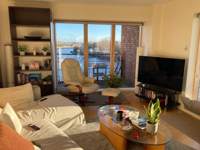 Short Term Let - Double Room Newcastle Main Photo