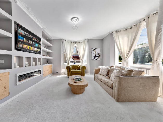 Luxurious New 4Bed Property  Main Photo