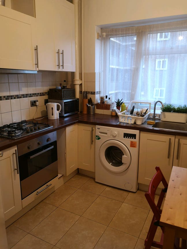 Large Double Room Main Photo