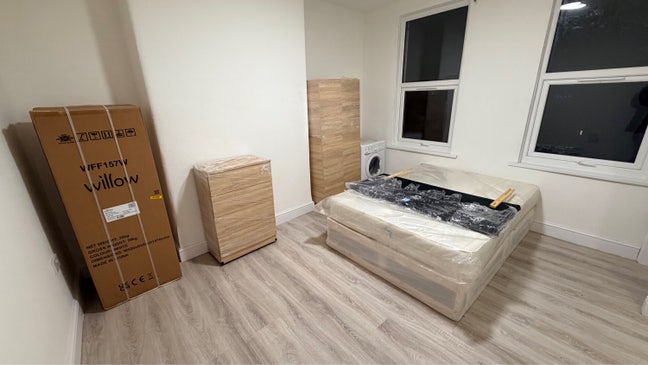 Studio to Let - High Road Ilford IG1 Main Photo