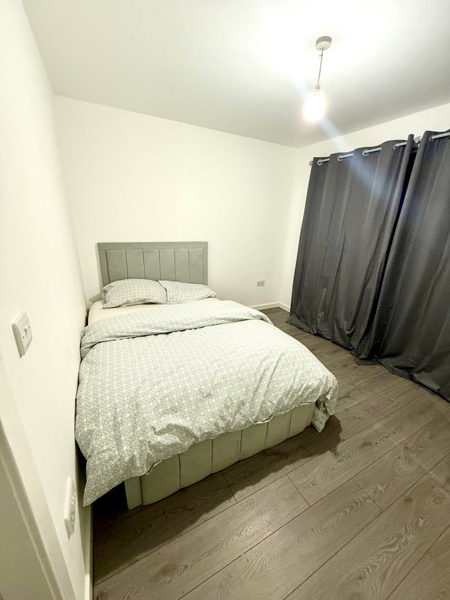 Modern En-Suite Double Room – BL9 Manchester 🏡 Main Photo