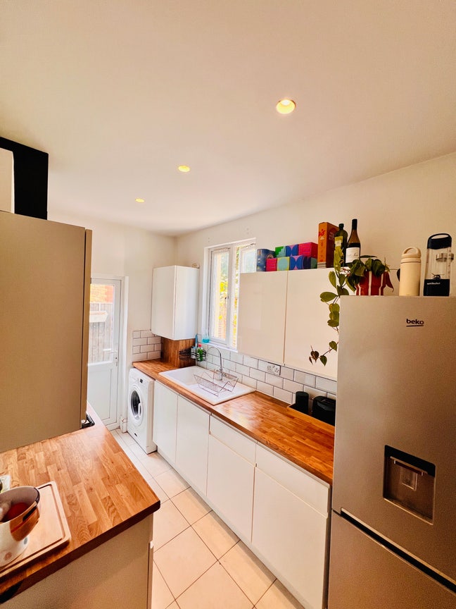 Dbl room in vibrant London neighbourhood! Main Photo