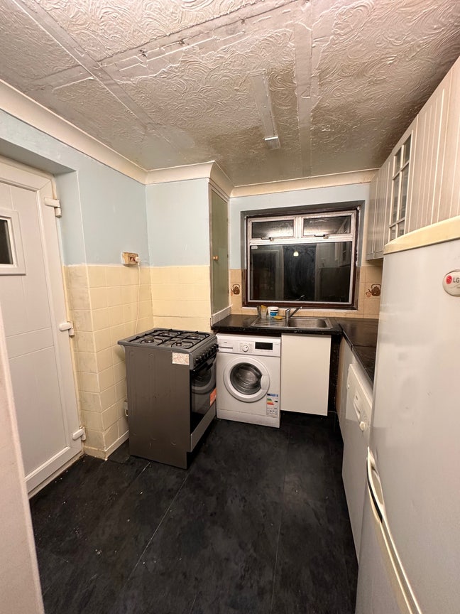 3 Bed Semi Detached with 2 reception Main Photo
