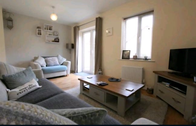 Double Bedroom's to rent - near M40/JLR/Aston Main Photo