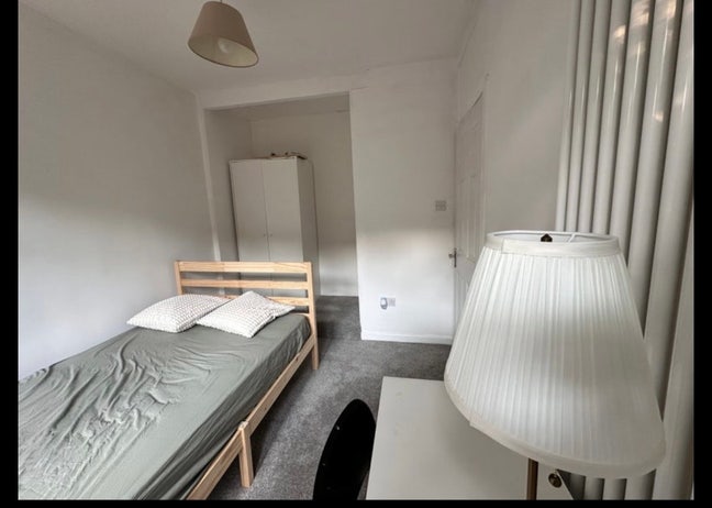 Room to rent  Main Photo