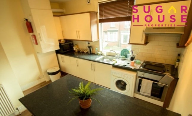 Tenancy takeover in Headingley  Main Photo