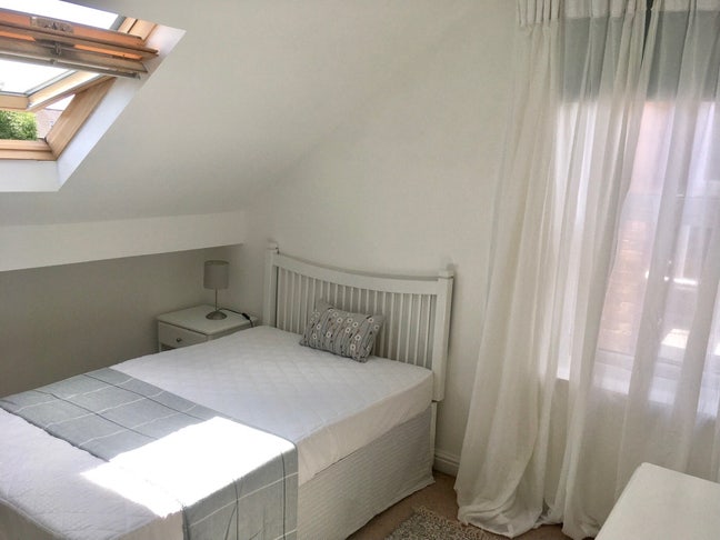 **ALL bills included** Professional shared house Main Photo