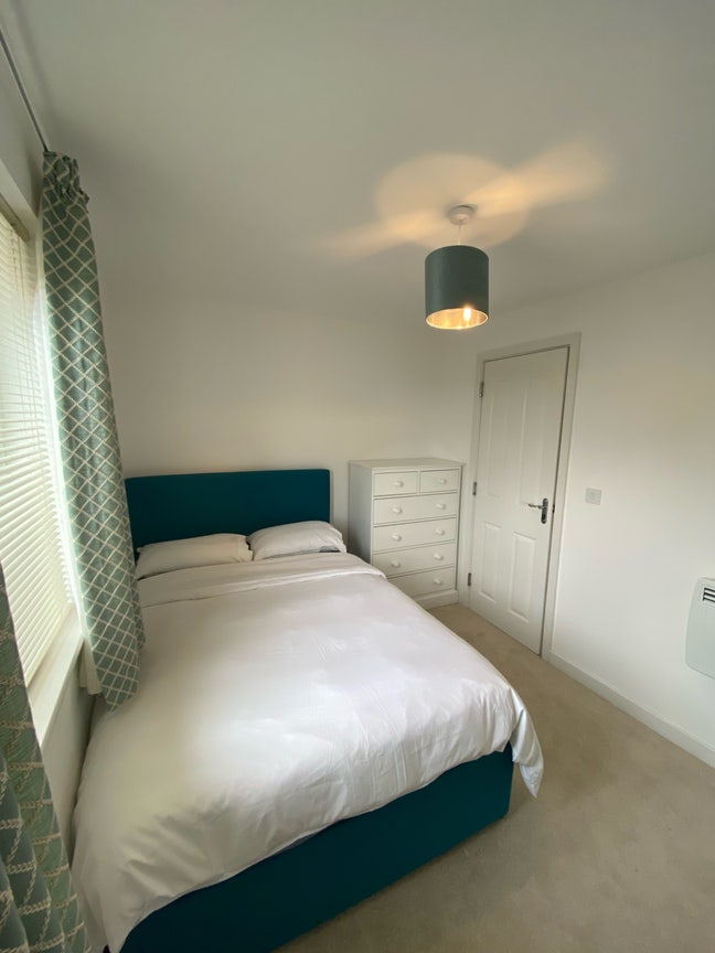 Double room available top floor flat Main Photo