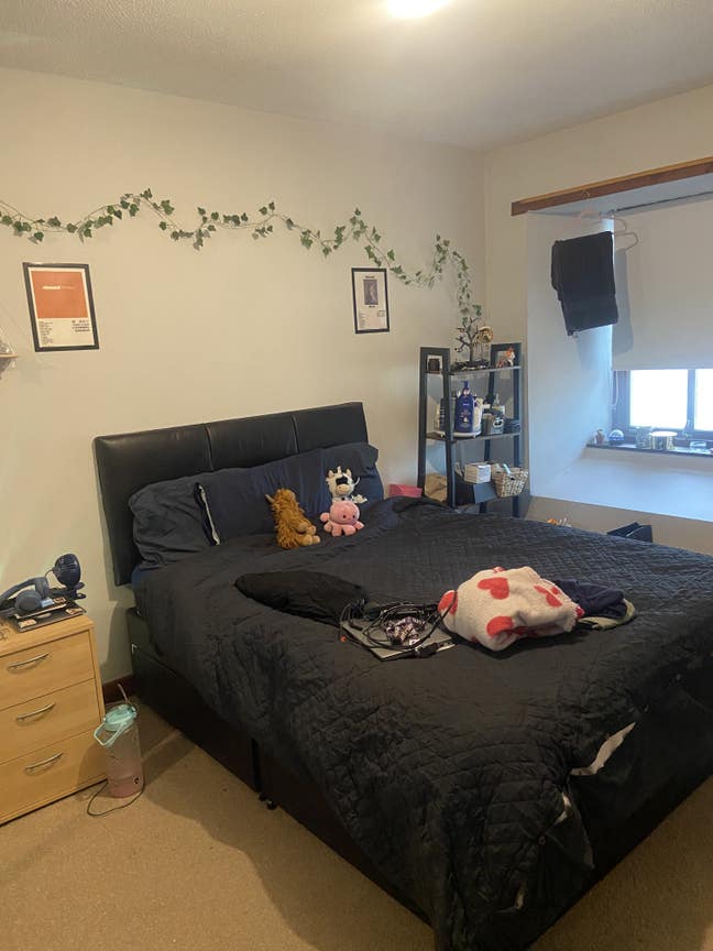 Double Room Available in City Centre 3-Bed Flat Main Photo
