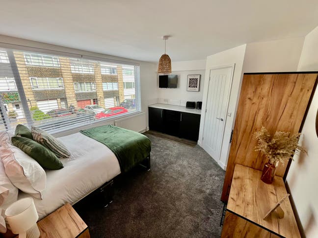 Double ensuite room in modern 5-bed house Main Photo