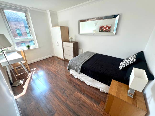 🏡 Modern Double Room – Crossharbour (E14) | Main Photo