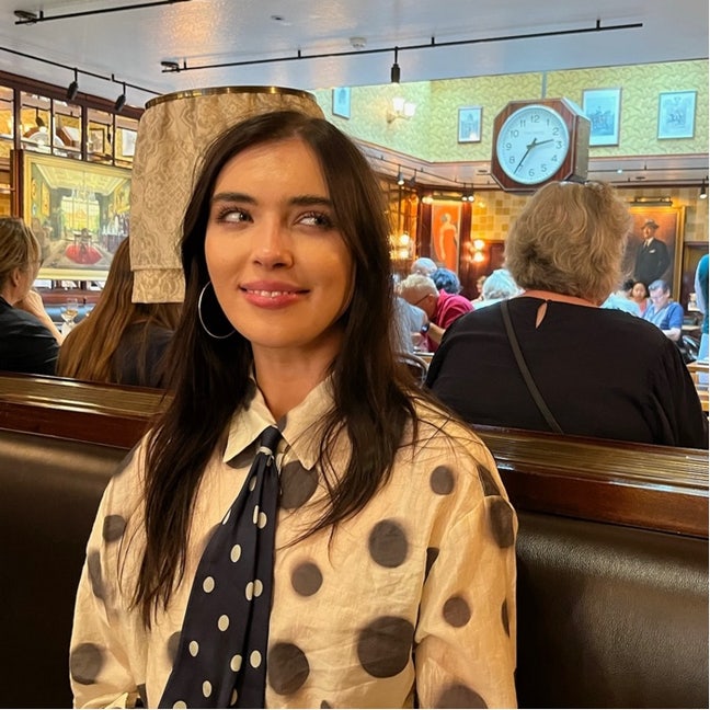 Professional Female seeks a double room Main Photo