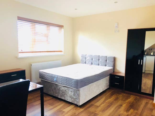 Loft Studio Chingford £1150 Inc All Bills And Wifi Main Photo