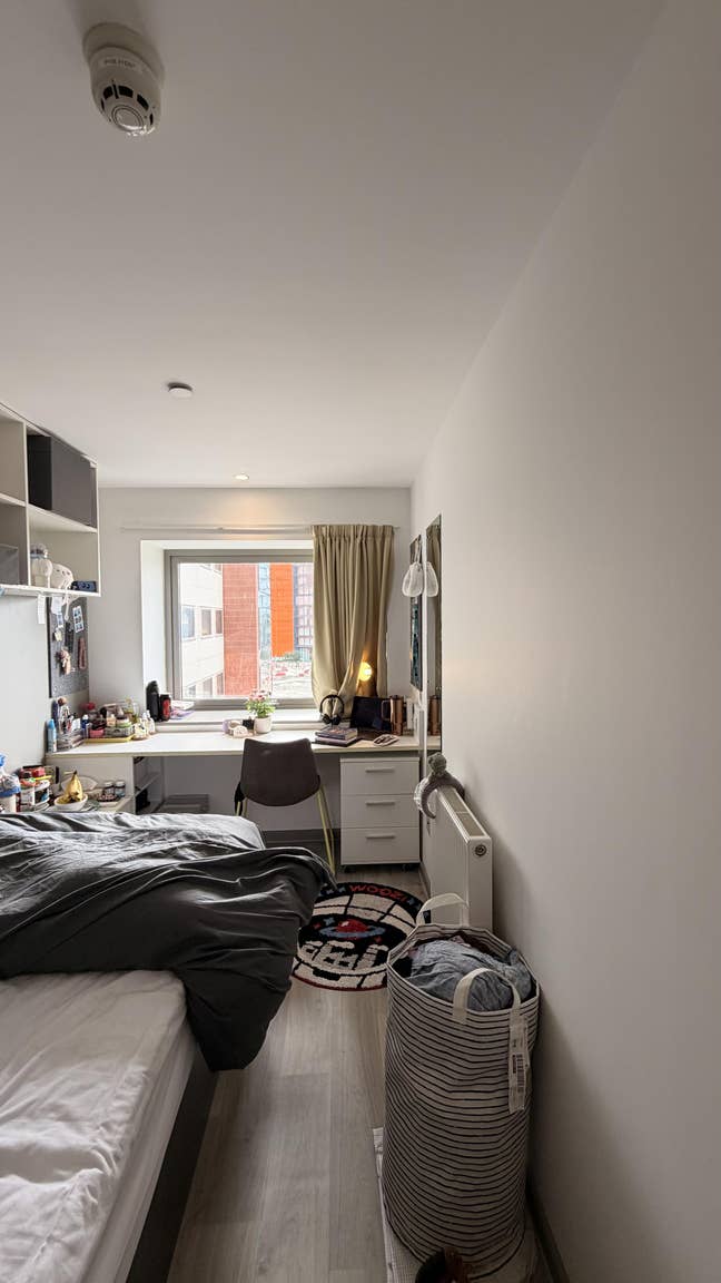 Stratford One Basic Ensuite Room Main Photo