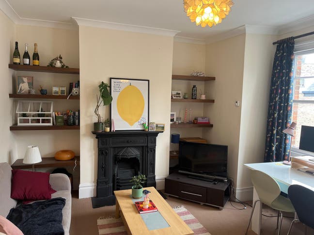 Full 2 bedroom furnished flat in Oval / Stockwell Main Photo