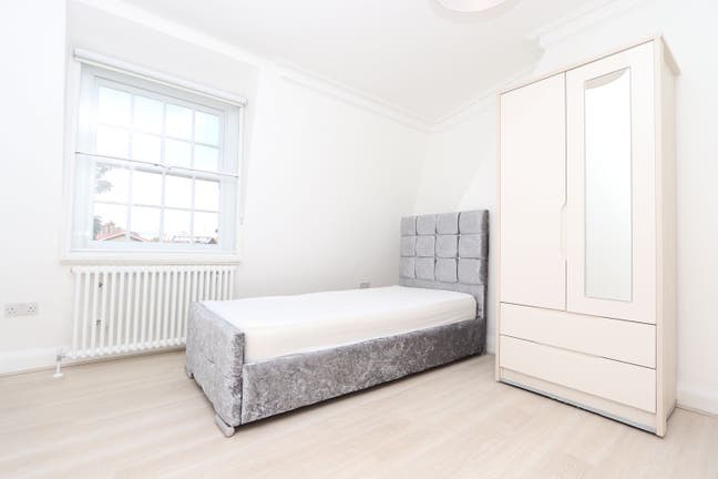 Perfect for students - En-suite in Bow Road E3 Main Photo
