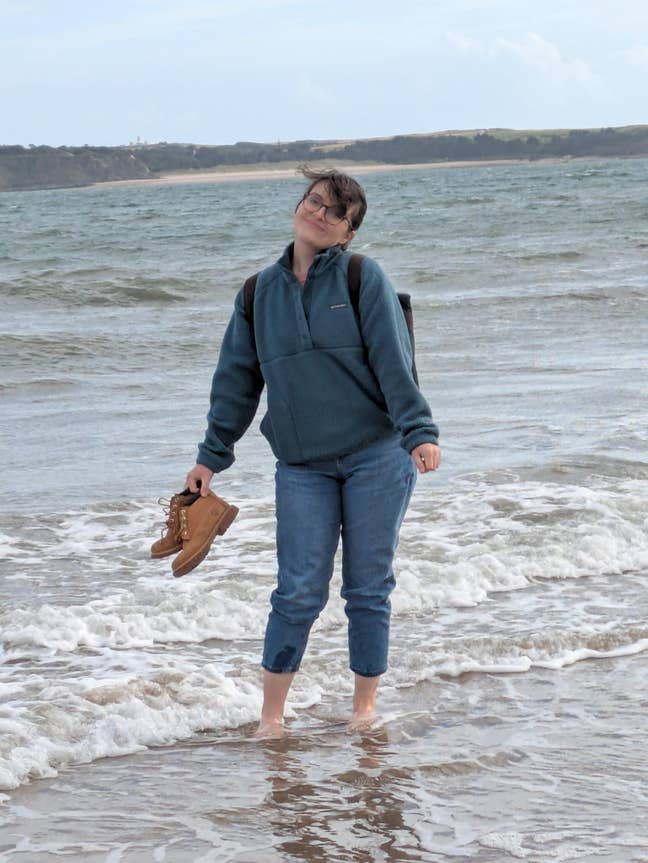 25year old female professional  Main Photo