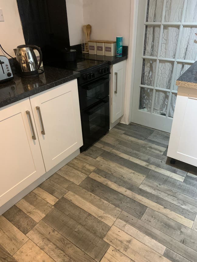 2 Single Rooms to rent & a Double Main Photo