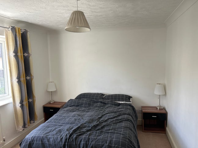 Room to rent Horsham town centre  Main Photo