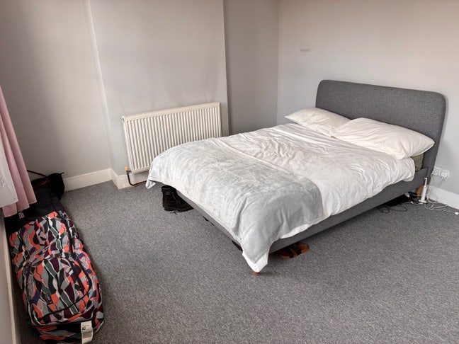 Spacious Room for rent 😊 Main Photo