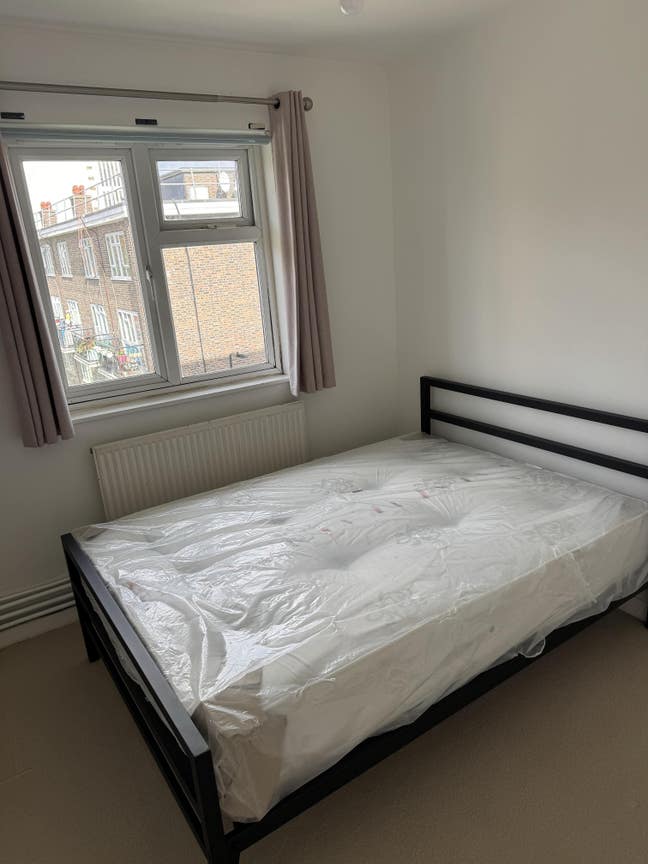 Hoxton Street Clean Double Room Female Household Main Photo