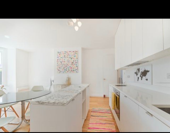 Entire Three bedrooms flat to let , Willesden Gree Main Photo