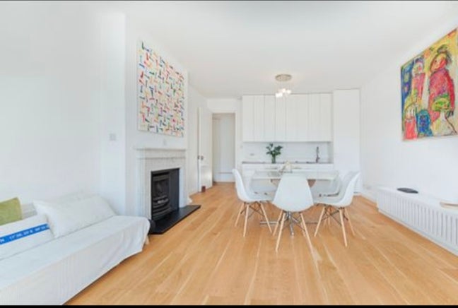 Inclusive of bills : Entire Three bedrooms flat  Main Photo