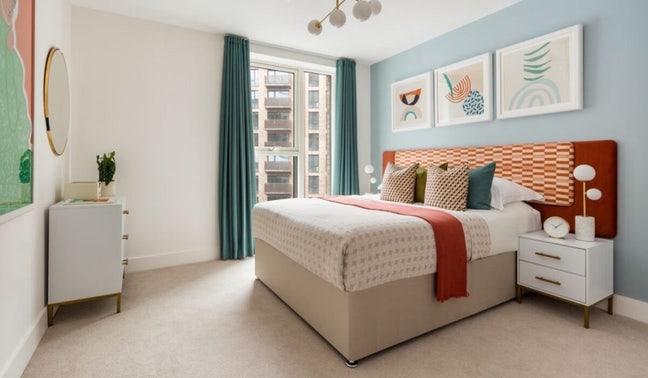 Short term let: double room w/ private bathroom Main Photo